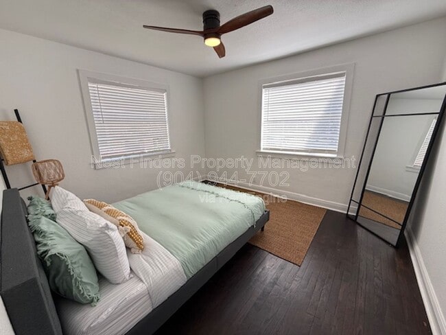 Building Photo - 2813 College St