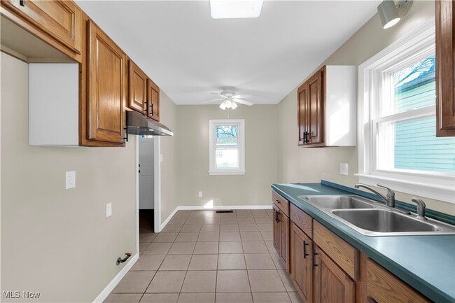 Building Photo - 18804 Rockland Ave