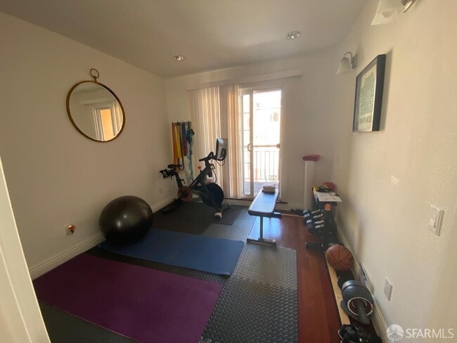 Building Photo - 499 33rd Ave