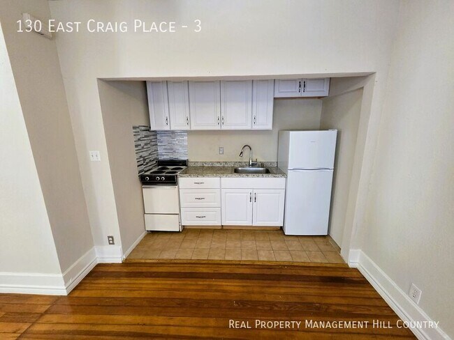 Building Photo - 130 E Craig Pl
