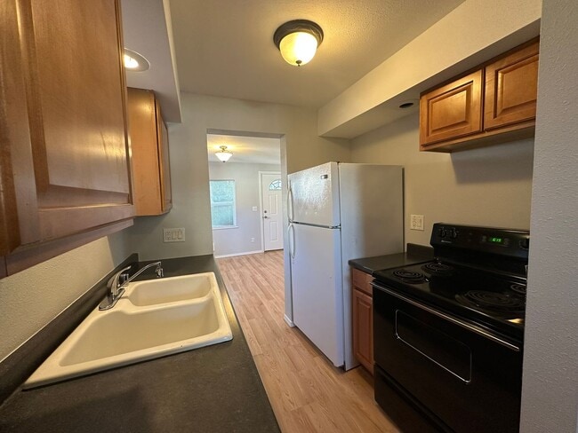 Building Photo - Stand-alone 1BR Home | W/D | Prime North E...