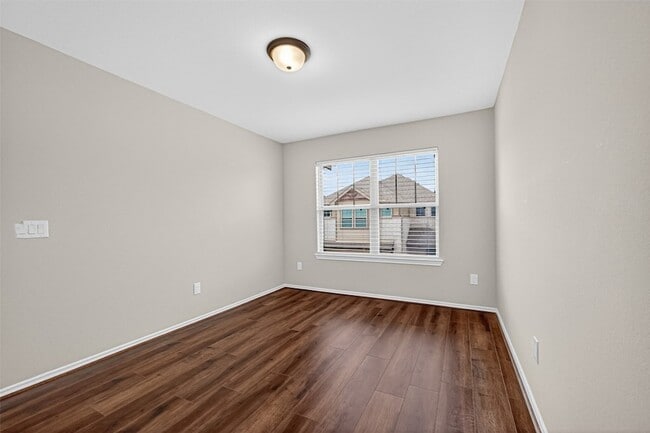 Building Photo - 4007 Delta Rose St