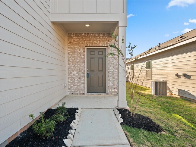 Building Photo - 608 Craven St