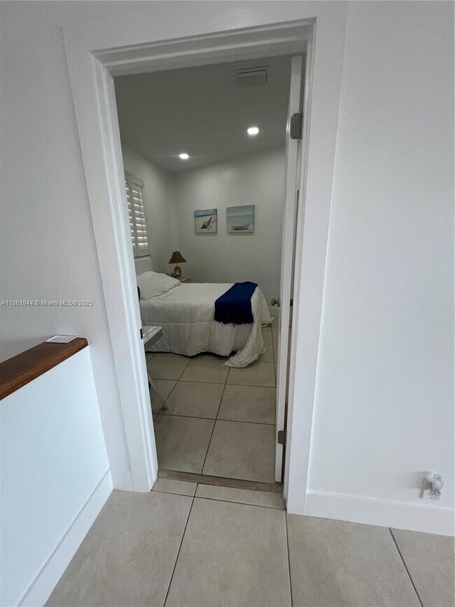 Building Photo - 7760 Aviation Blvd