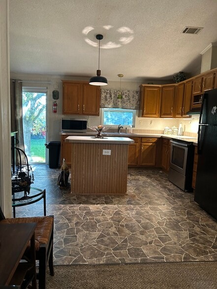 Building Photo - 12545 Louis Dr