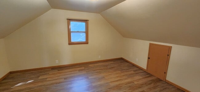 Building Photo - Beautiful, updated 4BR home with full unfi...