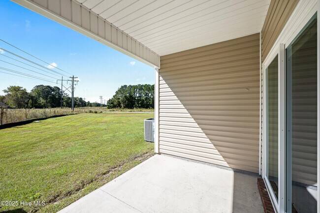 Building Photo - 110 Jaydn Dr E