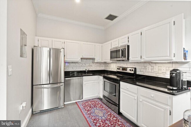 Building Photo - 1325 13th St NW
