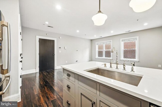 Building Photo - 1514 8th St NW
