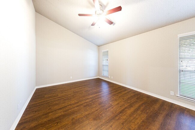 Building Photo - BEAUTIFULLY RENOVATED ONE STORY HOME IN A ...