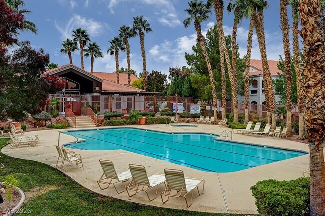 Building Photo - 700 Carnegie St