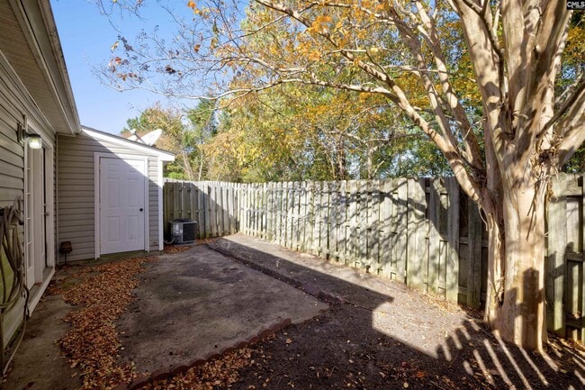 Building Photo - 200 Deer Hound Trail