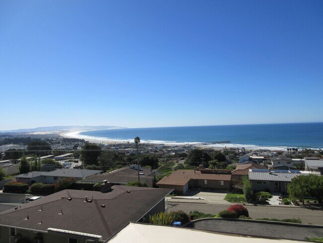 Primary Photo - Furnished 3+ bed 3 bath Pismo Beach Dream Home