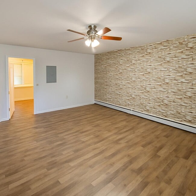 Primary Photo - 224 Walsh Ave