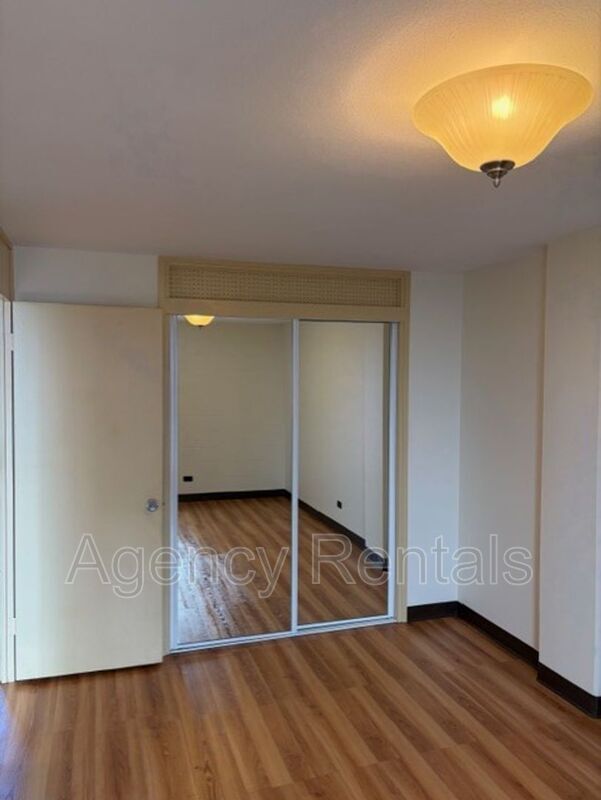 Building Photo - 1519 Nehoa St