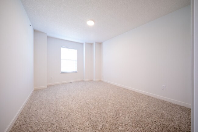 Building Photo - 5147 Long Pointe Pass