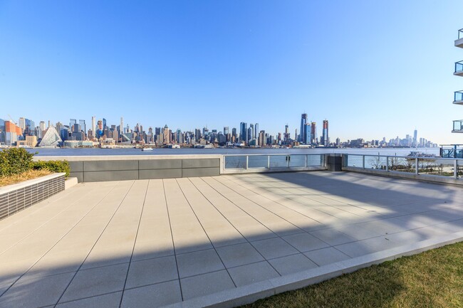 Building Photo - 1000 Ave at Port Imperial