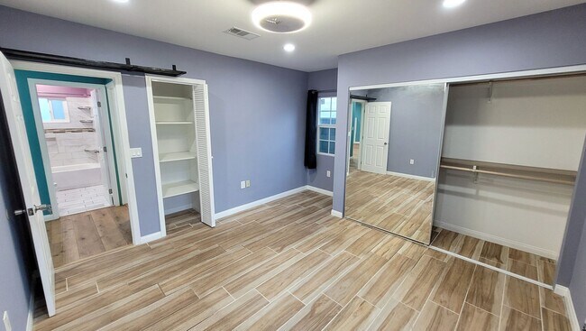 Building Photo - j13531