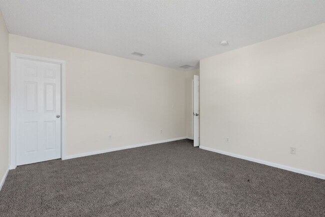 Building Photo - Great location! Great price! Great home!