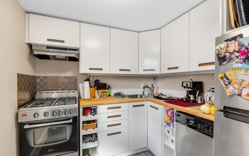 Building Photo - 722 S 22nd St