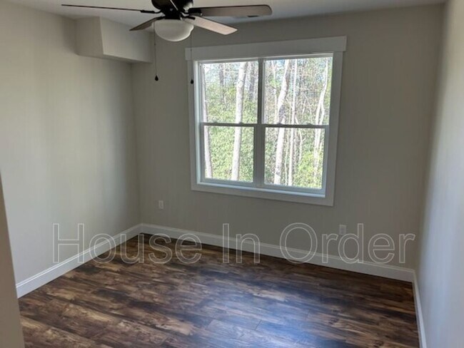 Building Photo - 203 Fletcher View Dr