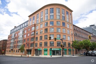 Building Photo - 17 Otis St