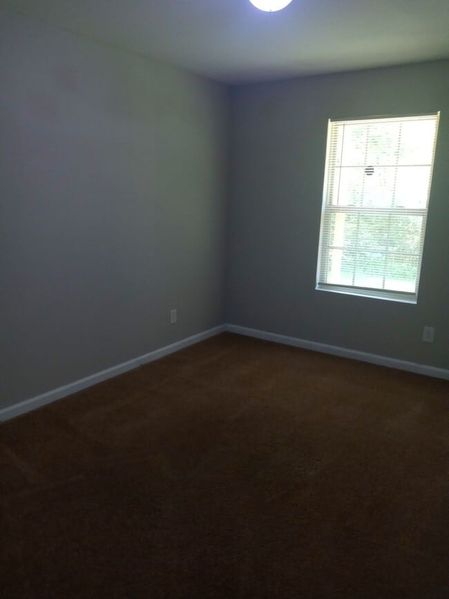 Building Photo - 1732 Thistlewood Dr