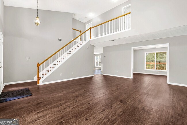 Building Photo - 690 Burnham Ridge