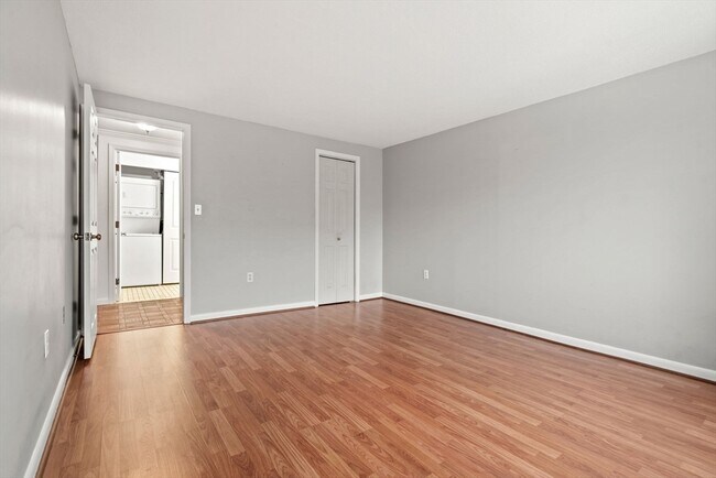 Building Photo - 12 9th St