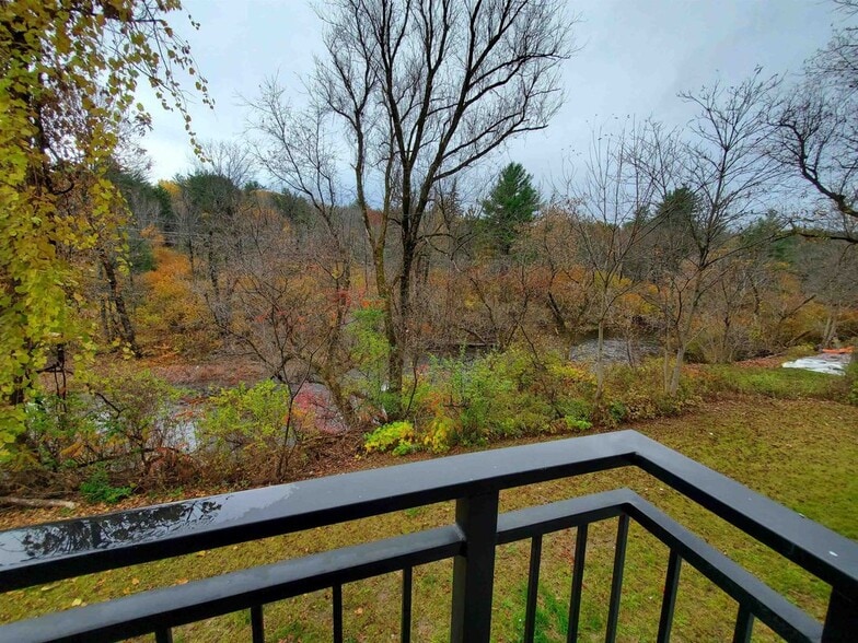 Building Photo - 195 Mechanic, 107