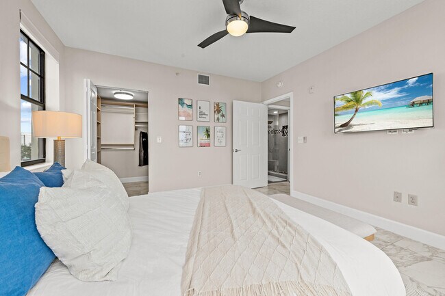 Building Photo - 511 Lucerne Ave