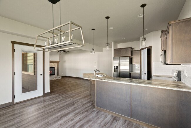 Building Photo - 6433 N Idlewood