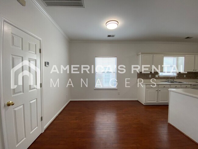 Building Photo - 5303 Cottage Ln