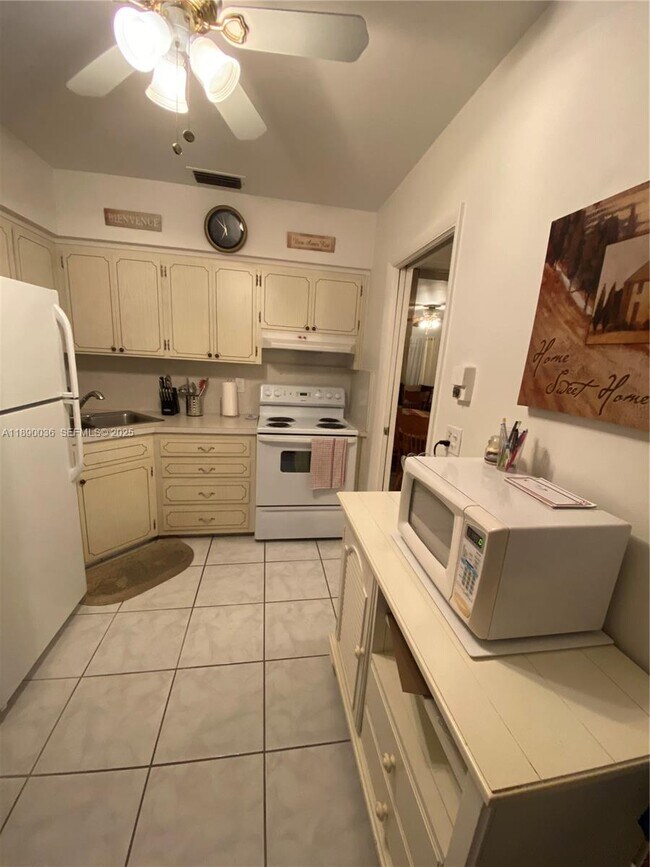 Building Photo - 1050 Atlantic Shores Blvd