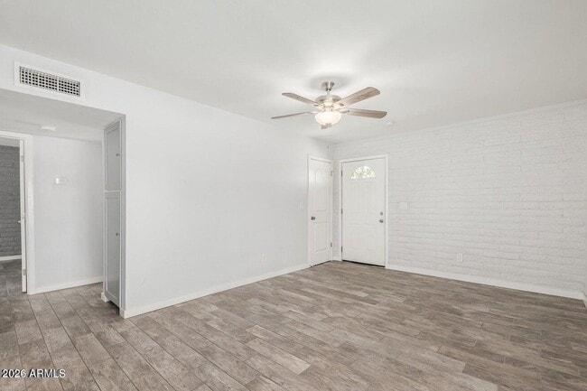 Building Photo - 1118 S McClintock Dr