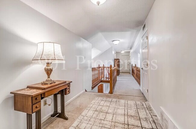 Building Photo - 5981 Diplomat Pl