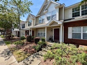 Building Photo - 17121 Greenlawn Hills Ct
