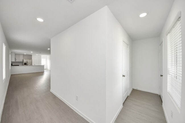 Building Photo - 1220 Charlotte Wy