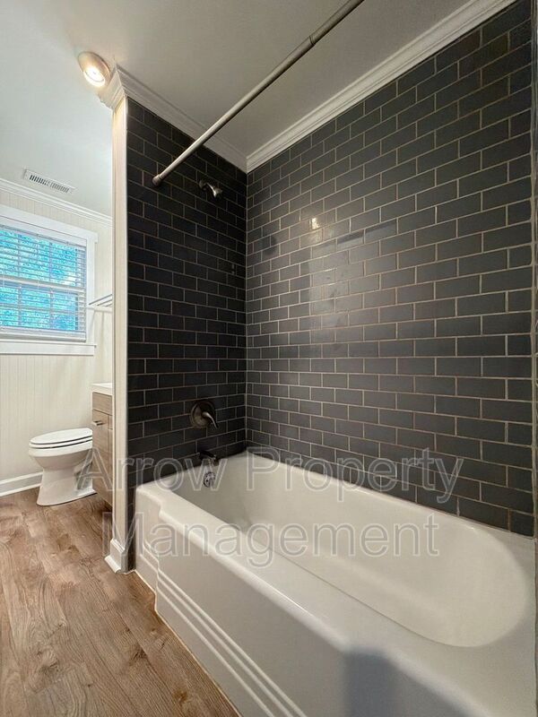Building Photo - 1459 Plum St
