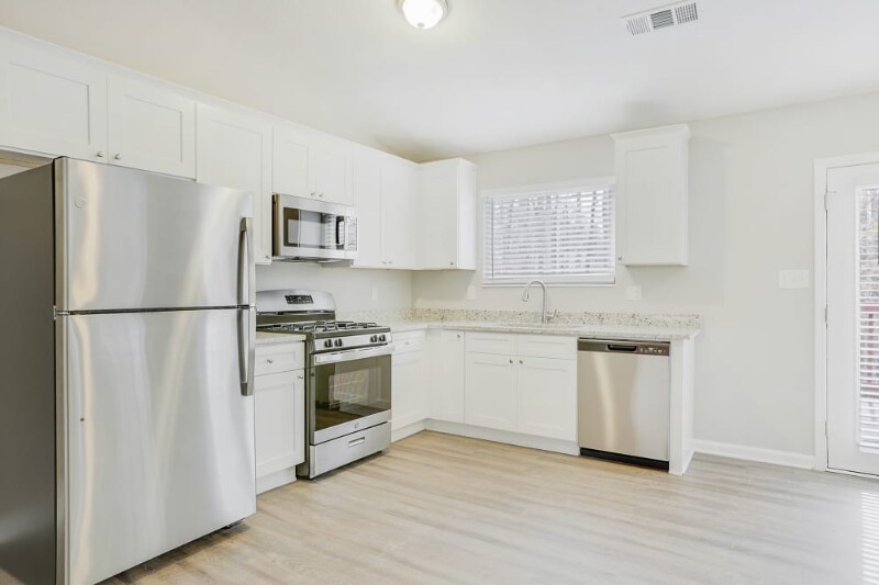 Building Photo - 837 Forest Path