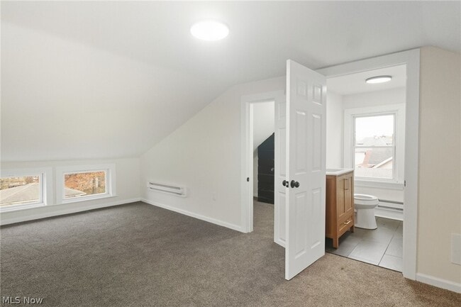 Building Photo - 12808 Beachwood Ave