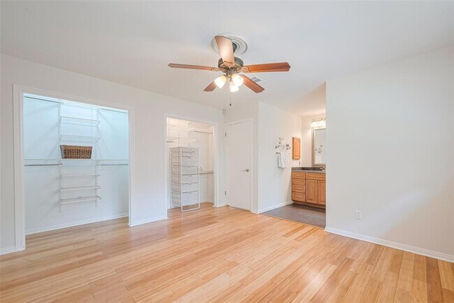 Building Photo - 5115 Kingfisher Dr