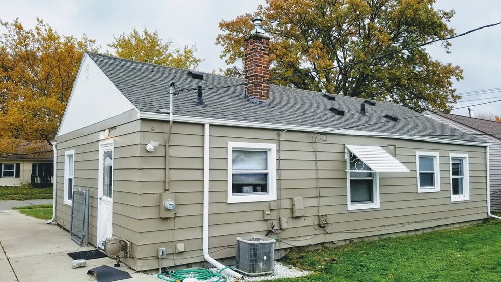 Building Photo - 26511 Grandmont St