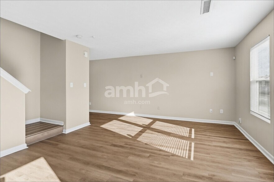 Building Photo - 4039 Tahoe Dr