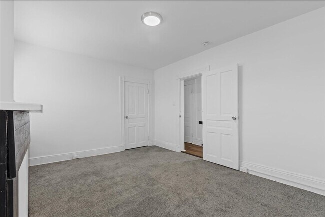 Building Photo - 515 Cato St
