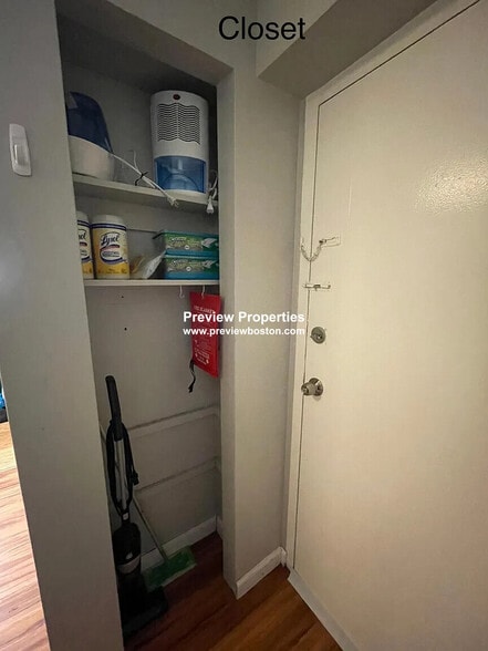 Building Photo - 38 Carey Ave