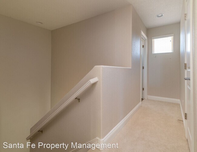 Building Photo - 3 br, 2.5 bath House - 4931 Venado Peak