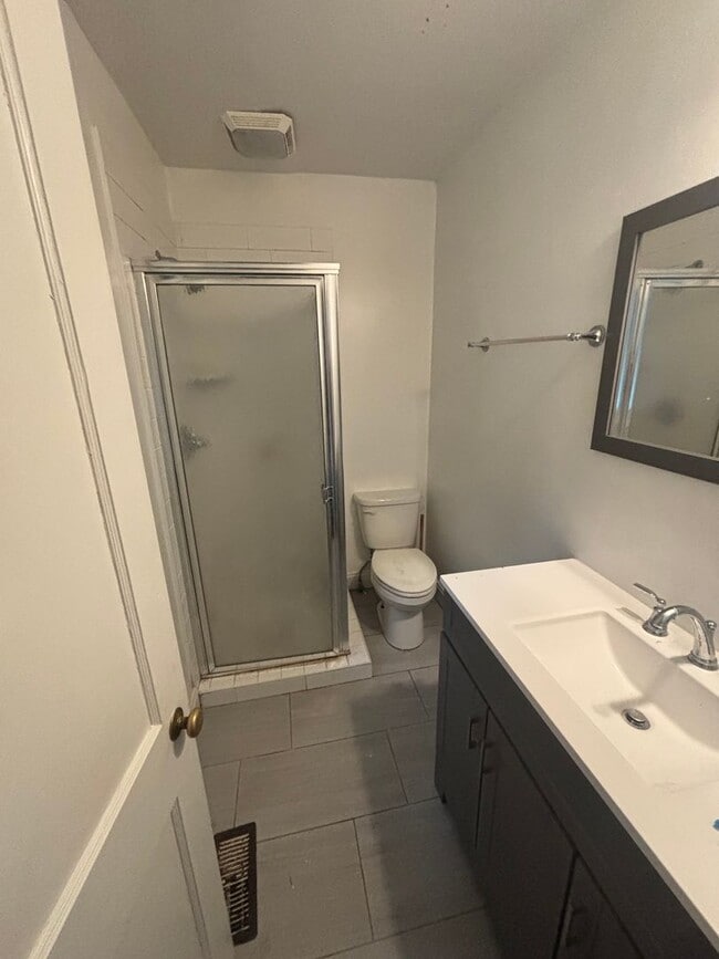 Building Photo - 2200 Loop Rd