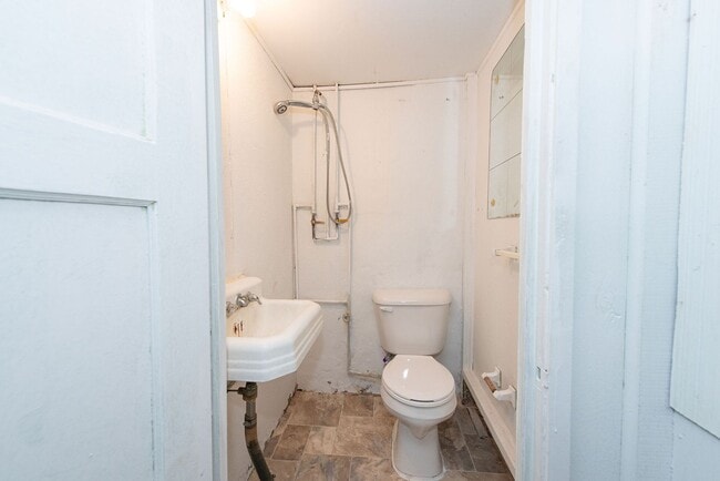 Building Photo - WESTWOOD - Freshly updated 4 bed 2.5 bath home