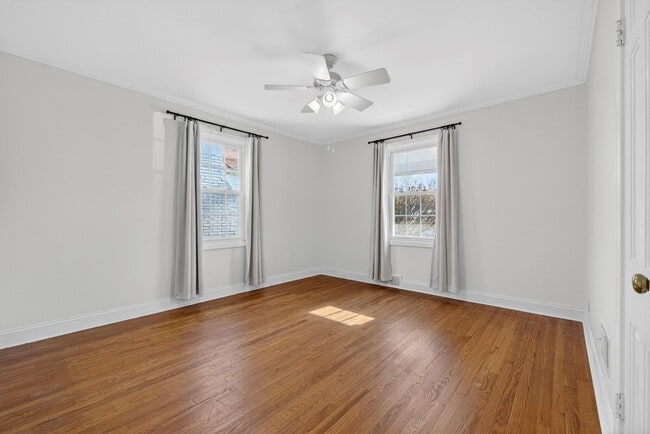 Building Photo - 8609 Rosalie Ave